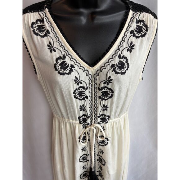 Knox Rose Cream Maxi Dress Size S Embroidered Ethnic Boho Bohemian Feminine - Picture 2 of 11